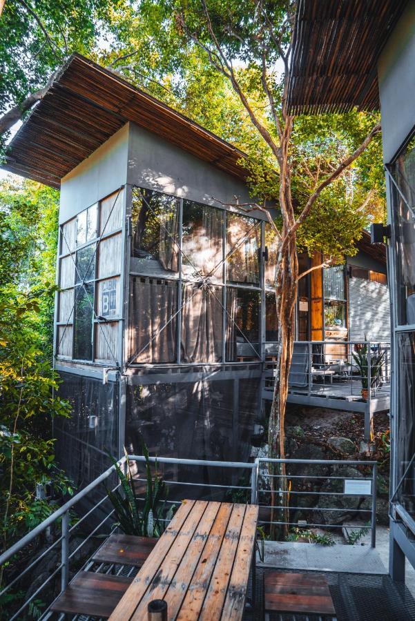 Warehouse Hostel Koh Tao Exterior photo