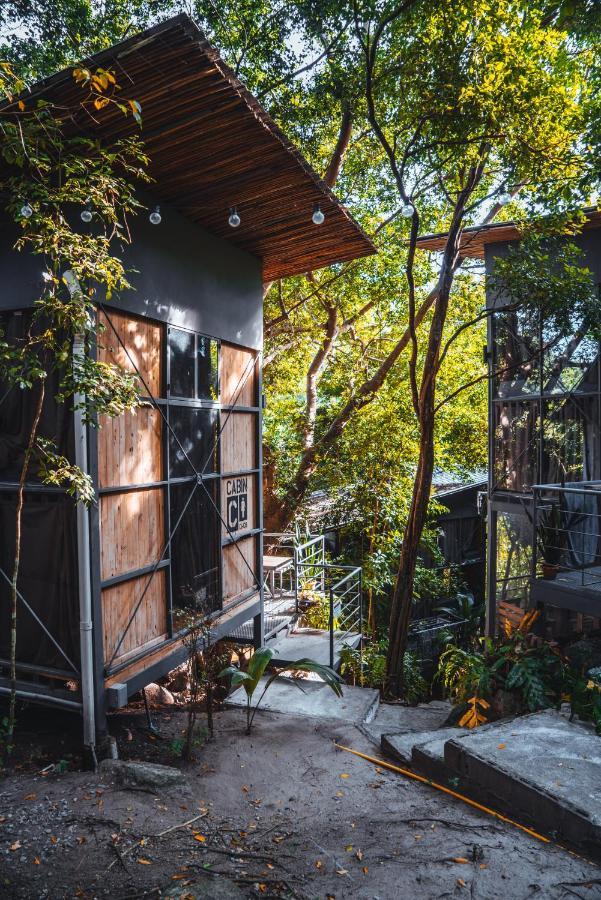 Warehouse Hostel Koh Tao Exterior photo