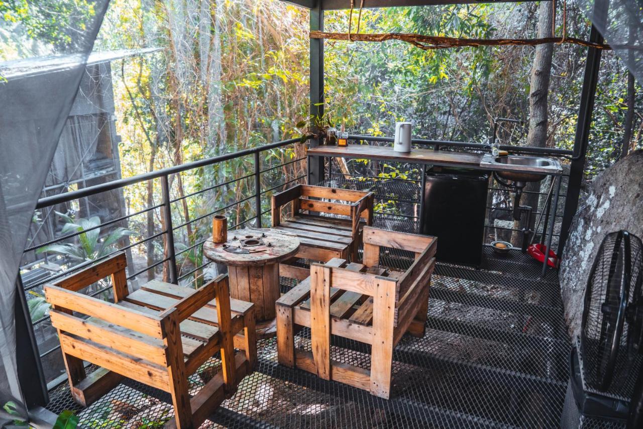 Warehouse Hostel Koh Tao Exterior photo